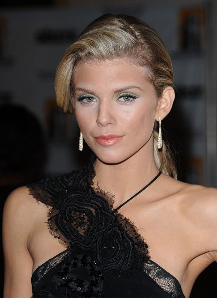 安娜丽尼·麦考德(AnnaLynne McCord)